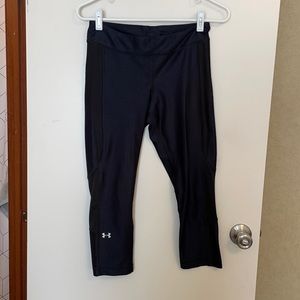 Cropped UA leggings.